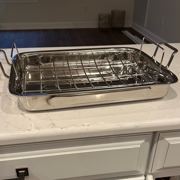 Stainless Steel Roasting Pan with Rack - Picture 2 of 4